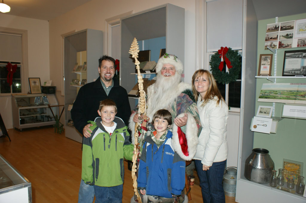 CHRISTMAS AGLOW 2009